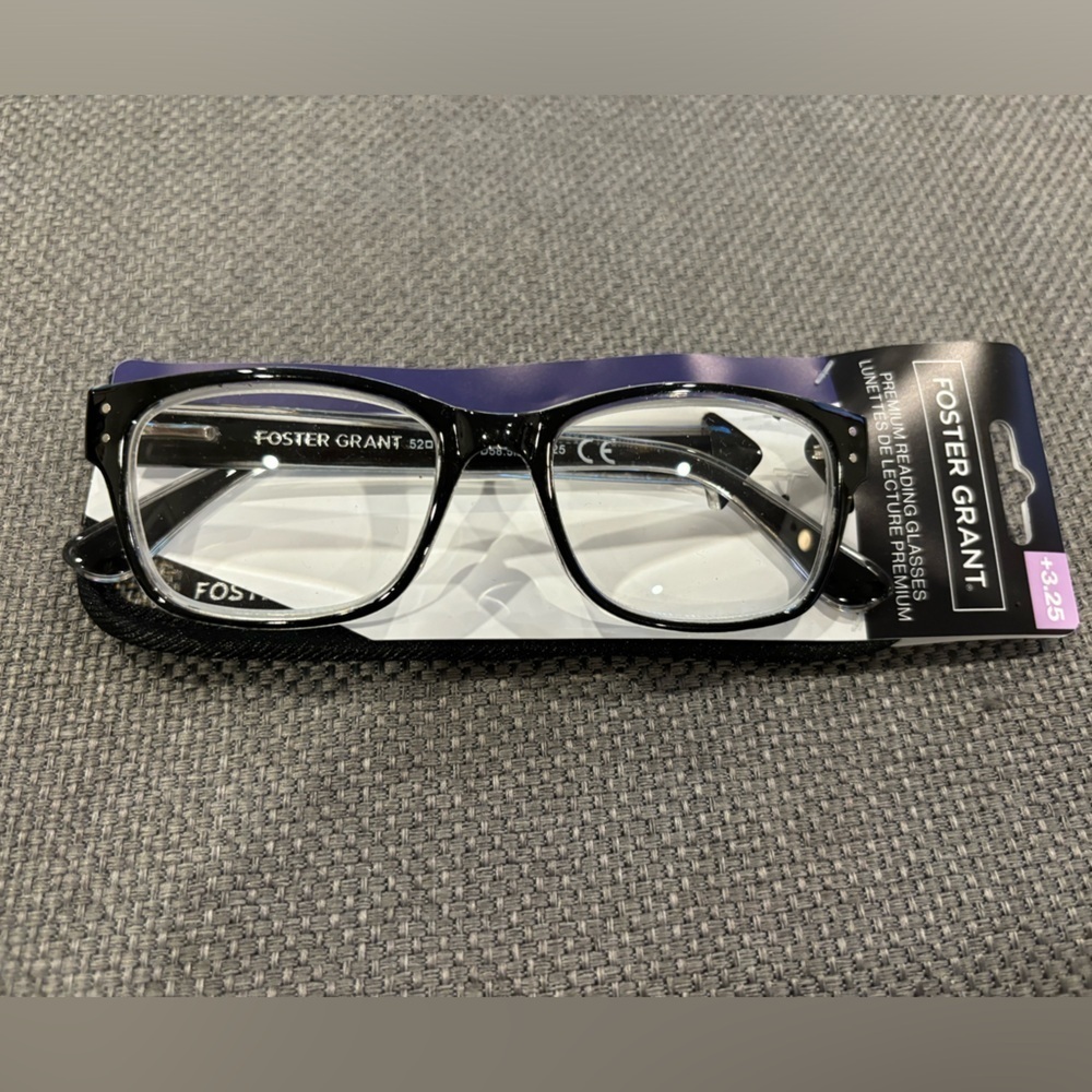 FOSTER GRANT black rectangular “Premium” readers w/case. NEW. +3.25
